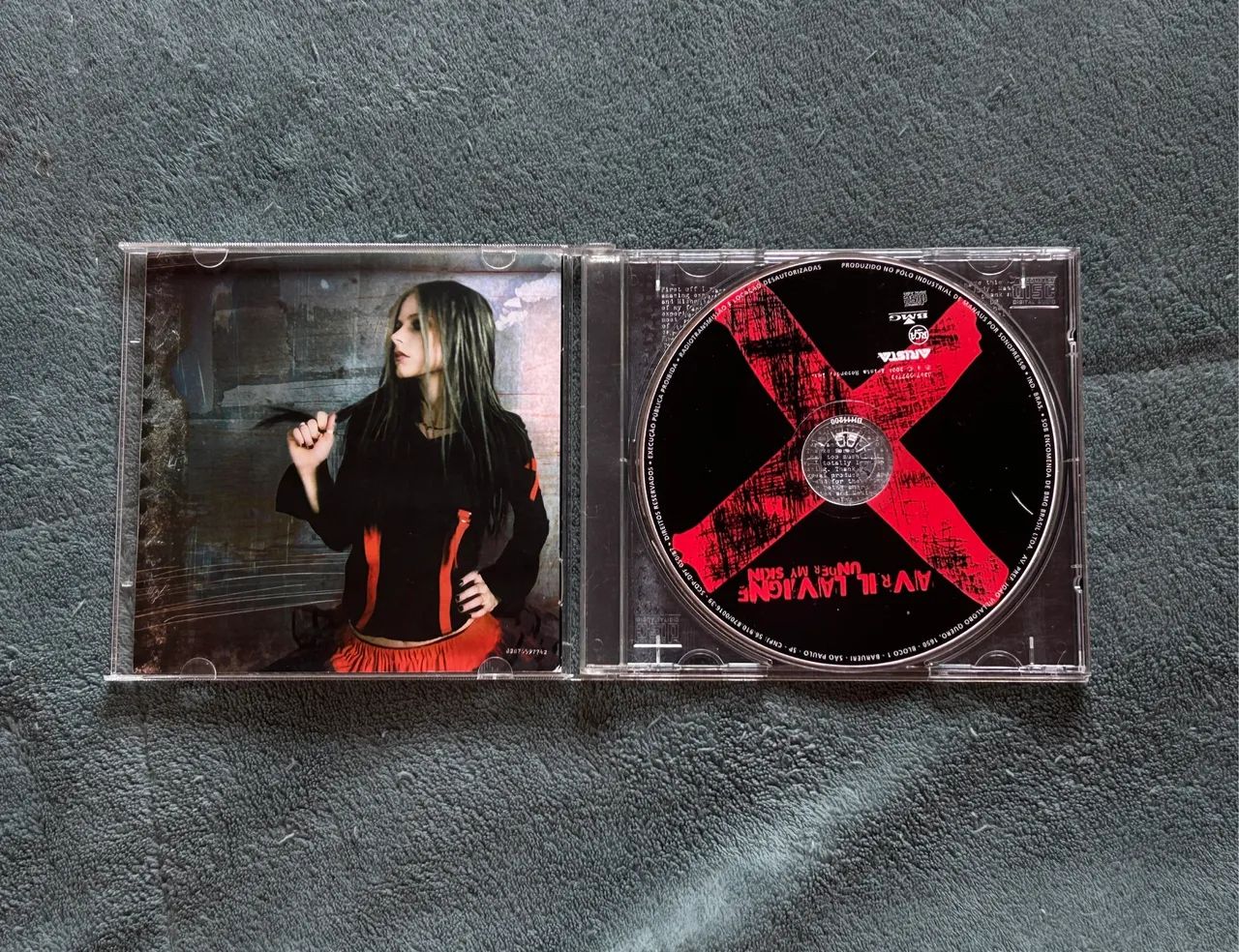 CD AVRIL LAVIGNE - UNDER MY SKIN - Foto 2