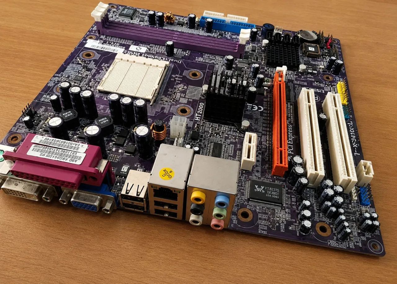Placa mãe AMD socket AD690GM - M Leia Descrição  - Foto 3