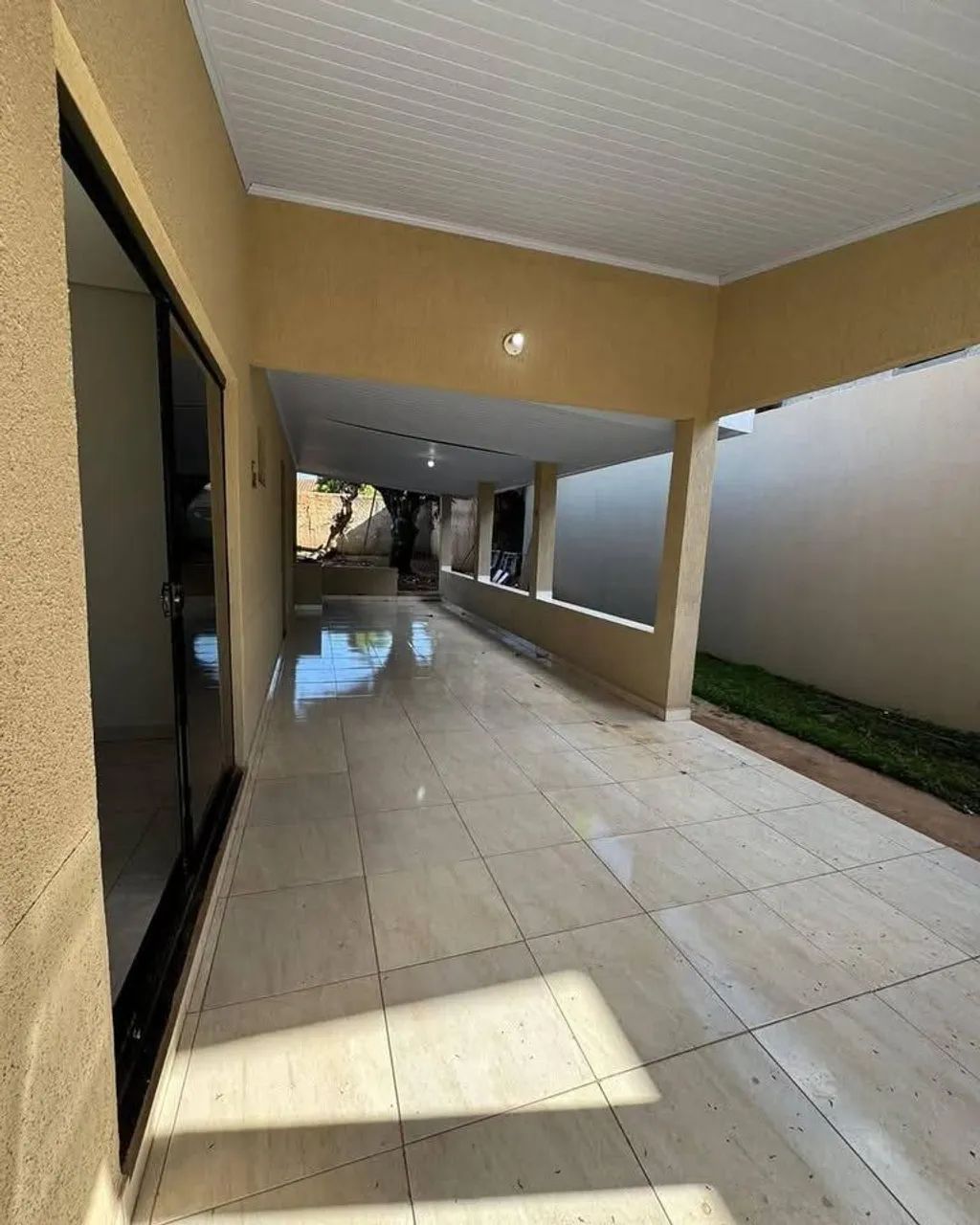 . CASA COM QUINTAL AMPLO - Foto 2