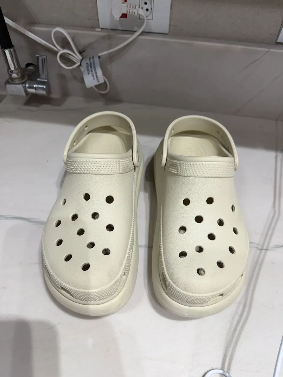 Chinelo Crocs  - Foto 5