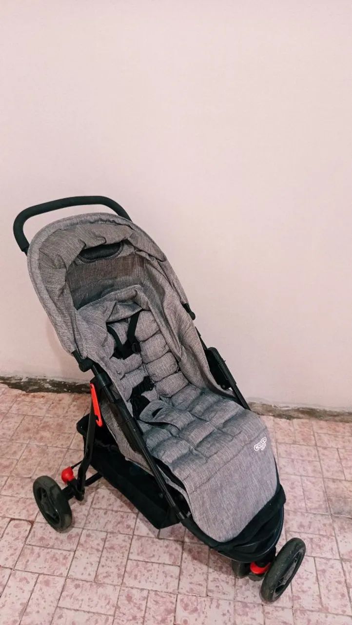 Carrinho de bebé com bebé conforto - Foto 4