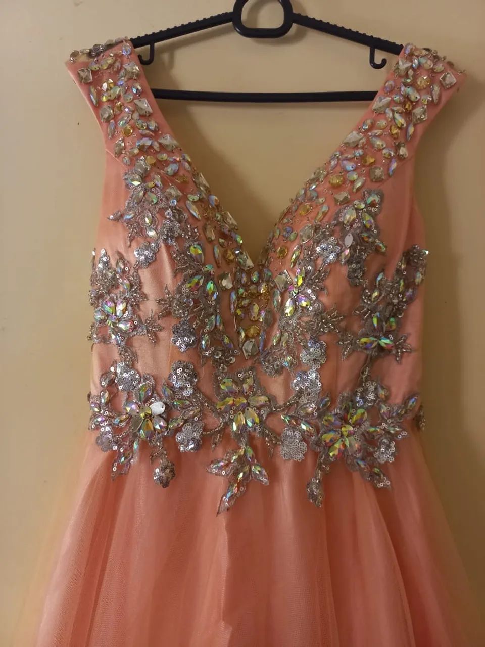 Vendo vestidos de festa , valor a combinar ! 
