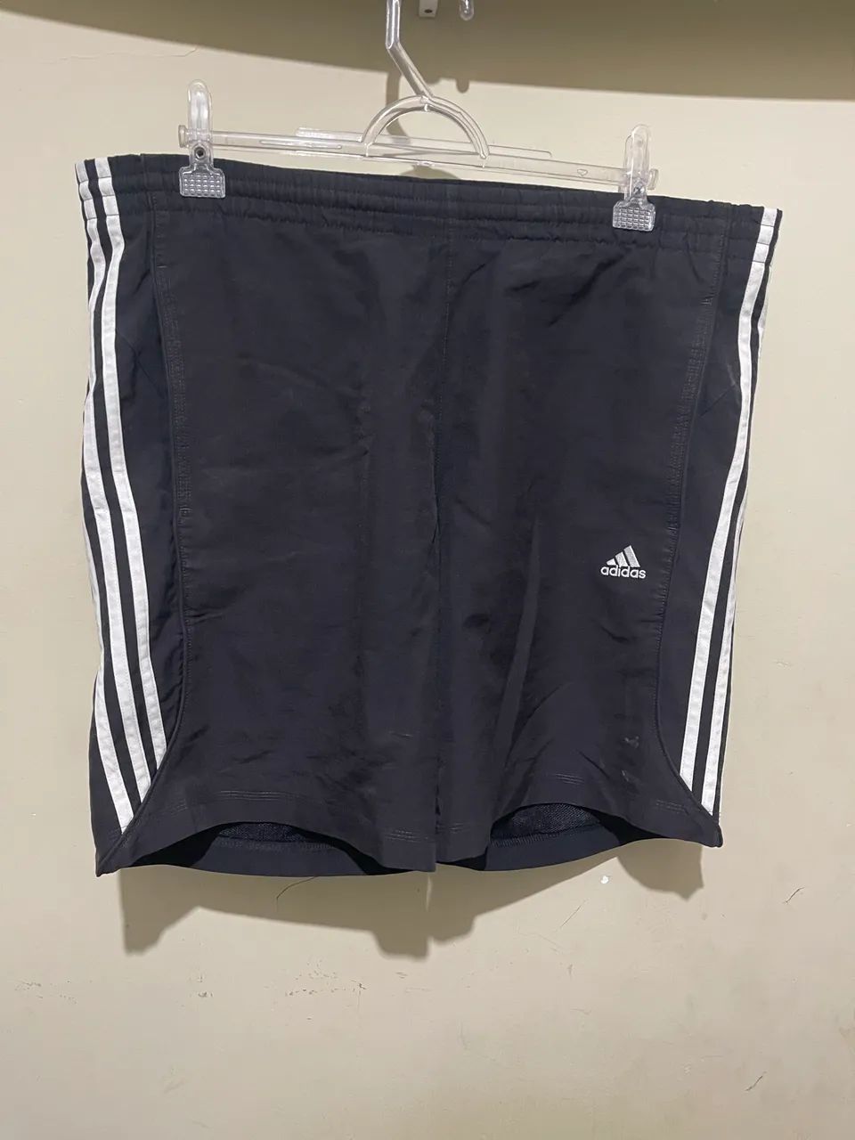 Shorts Adidas preto 
