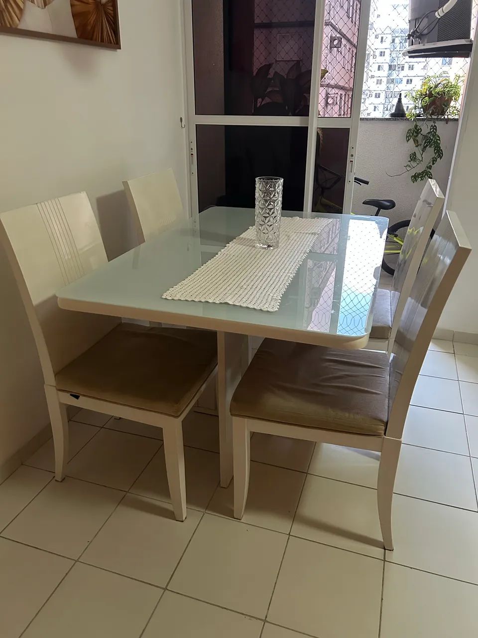 Mesa com 4 cadeiras - Foto 2