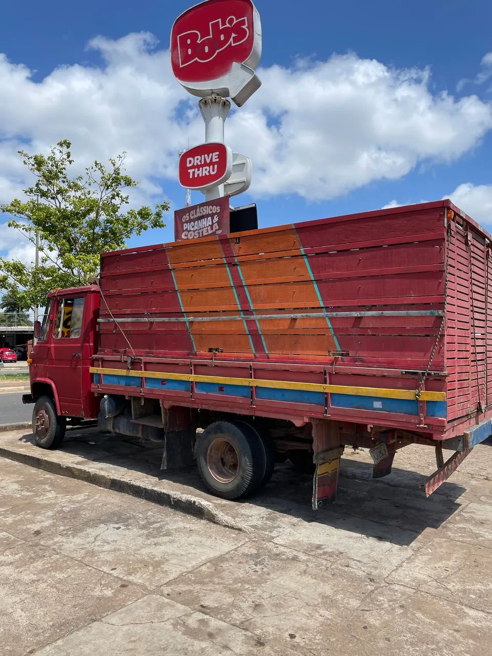 Vendo caminhão Mercedes 608