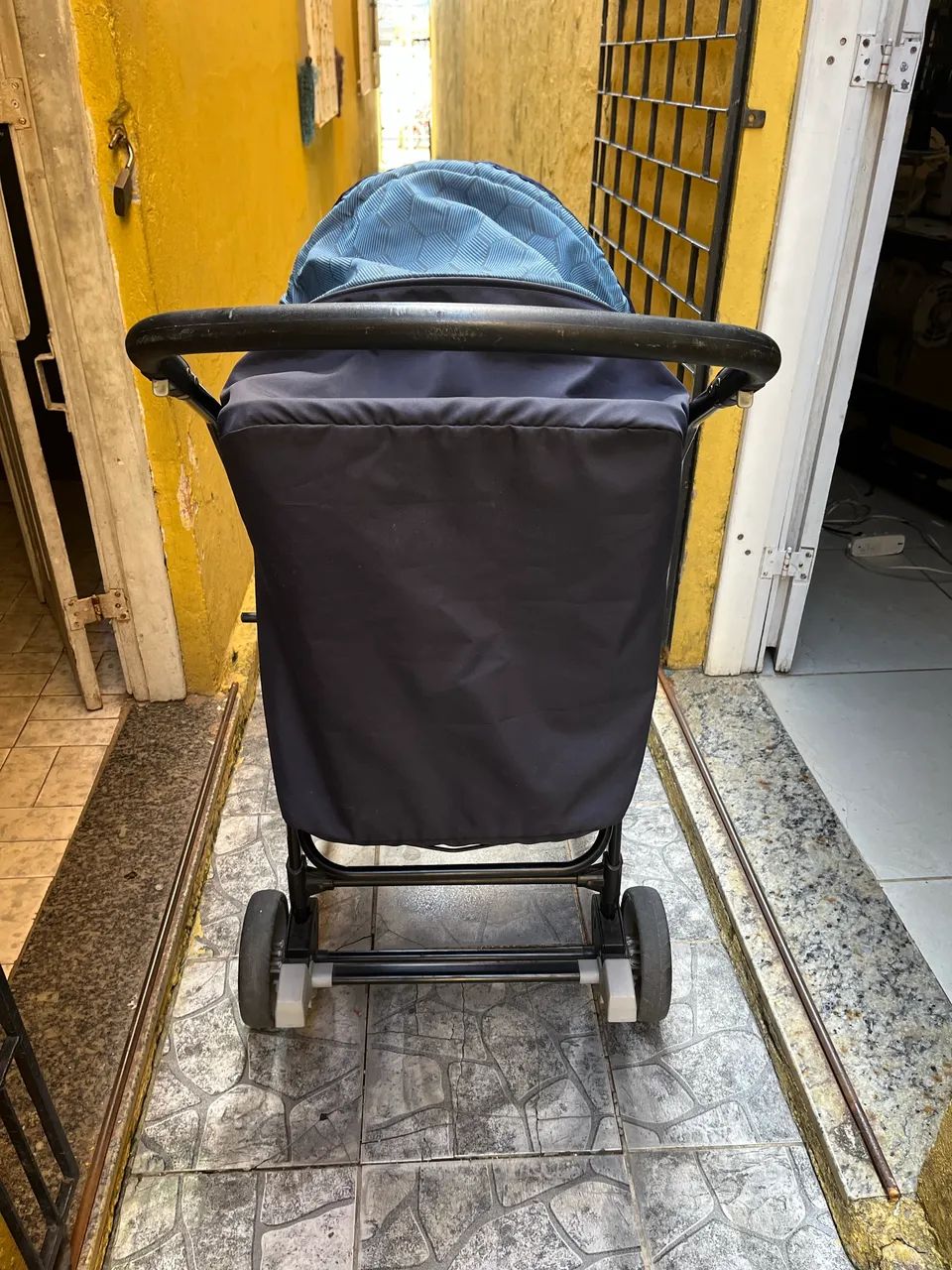 Carrinho de bebê Burigotto azul - Foto 4