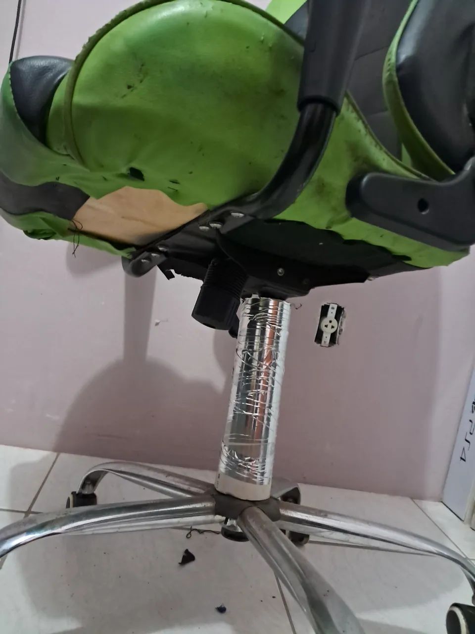 Cadeira Gamer reclinavel usada - Foto 5