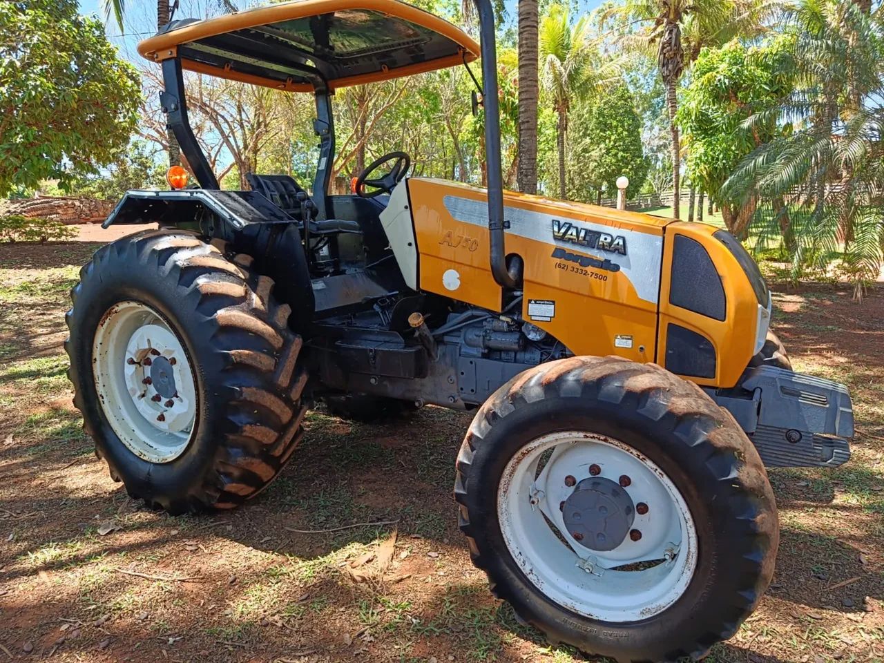 Trator Valtra a750