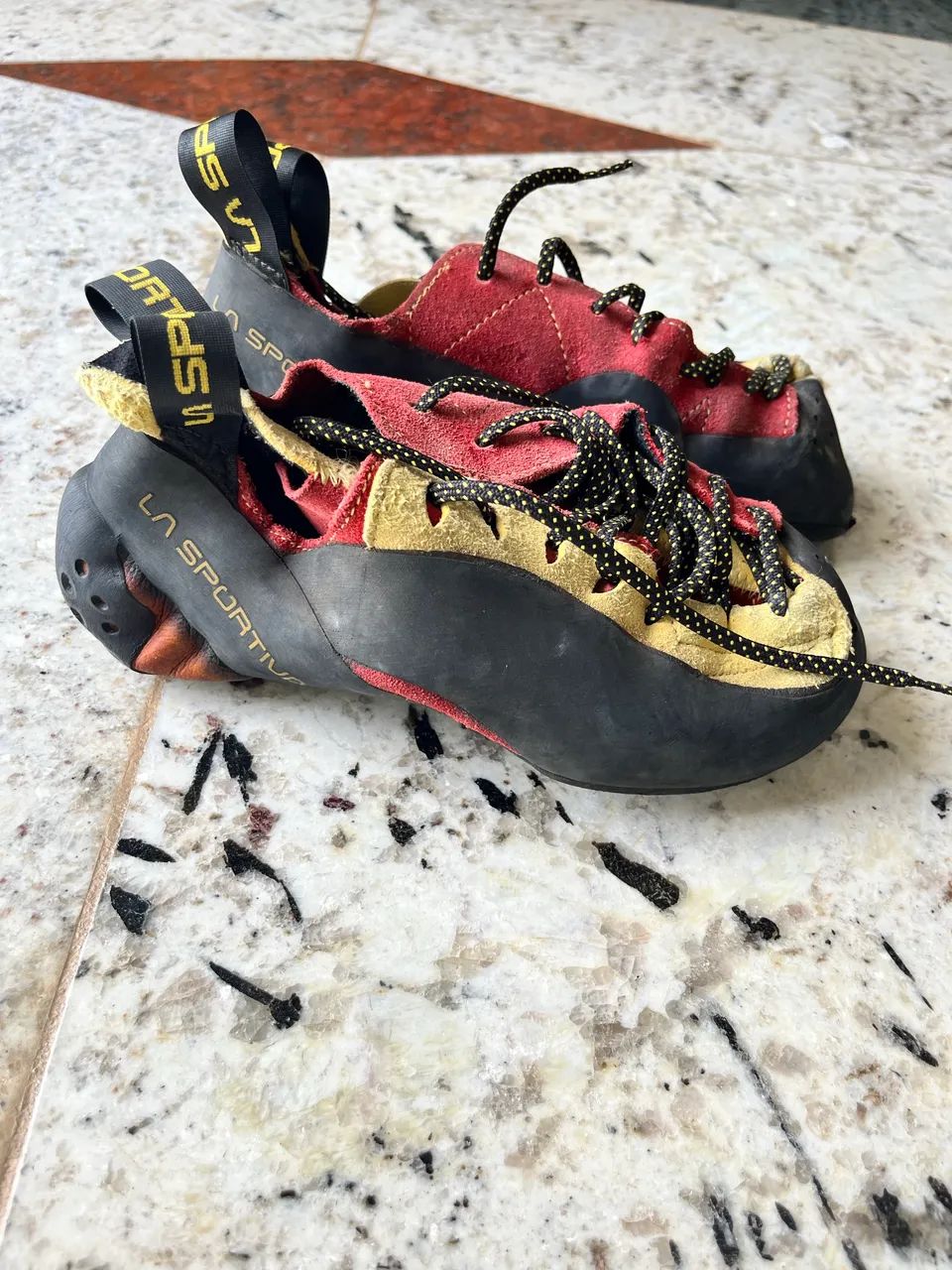 Sapatilha de escalada La Sportiva Testarossa -  TAM. 40/5 EU - Foto 4