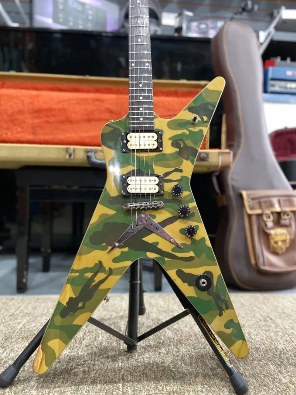 Guitarra Washburn Dimebag DIME-332E usada - Foto 2