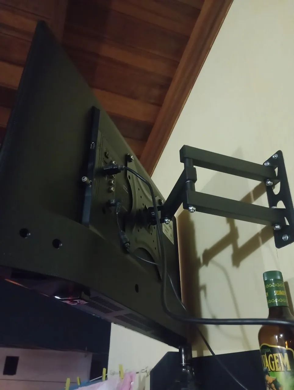 Vendo televisão 32 polegadas não é smart mas acompanha um aparelho que vira smart 