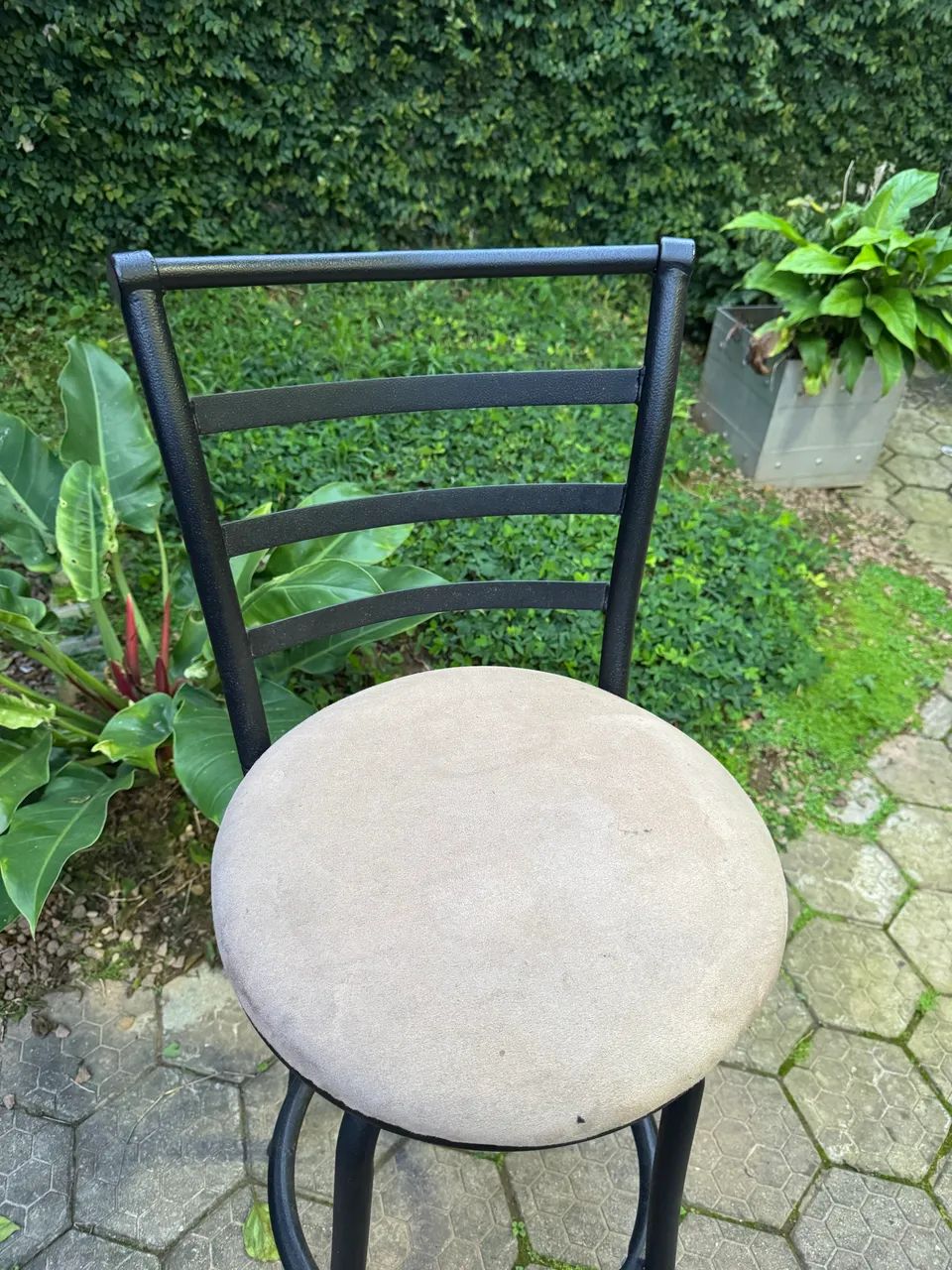 Banqueta de metal 