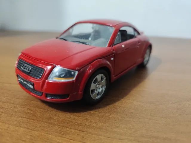 Kit com 4 carros em miniatura - Foto 2