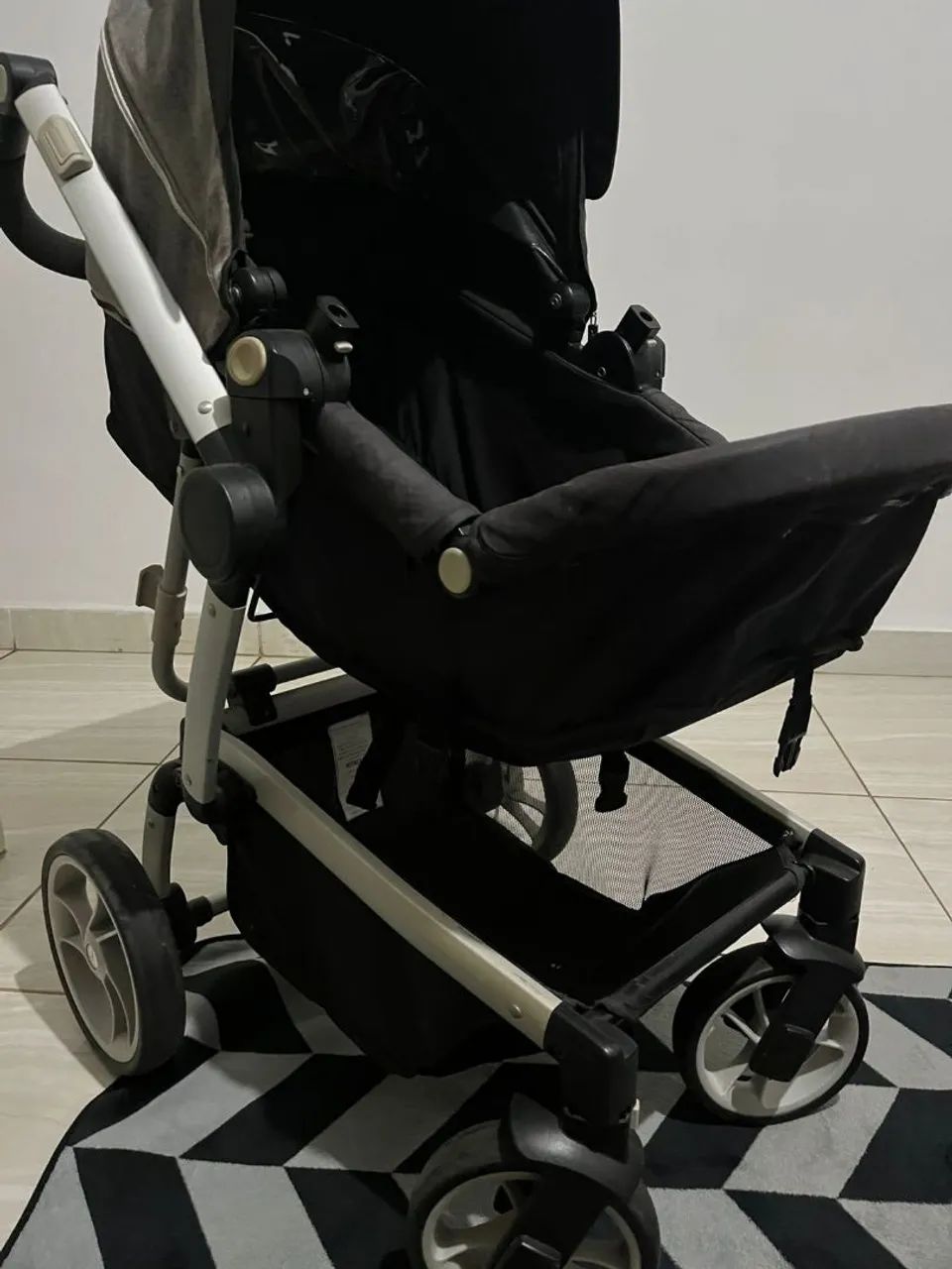 CARRINHO DE BEBE SEME NOVO - Foto 3