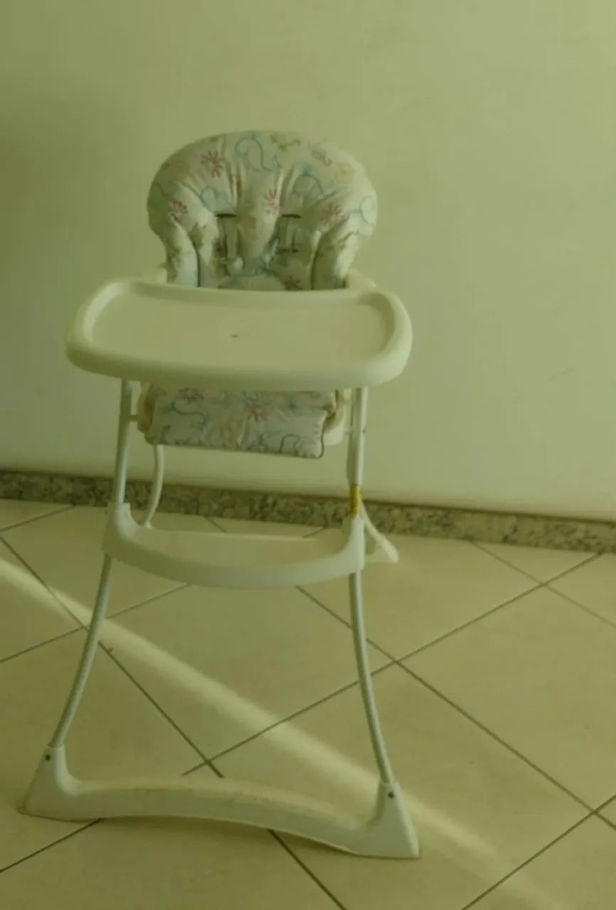 Cadeira de alimentação infantil 