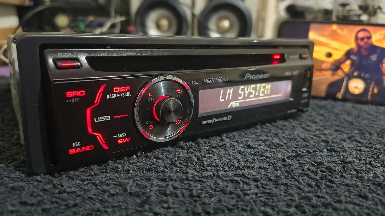 Rádio Pioneer com Bluetooth 
