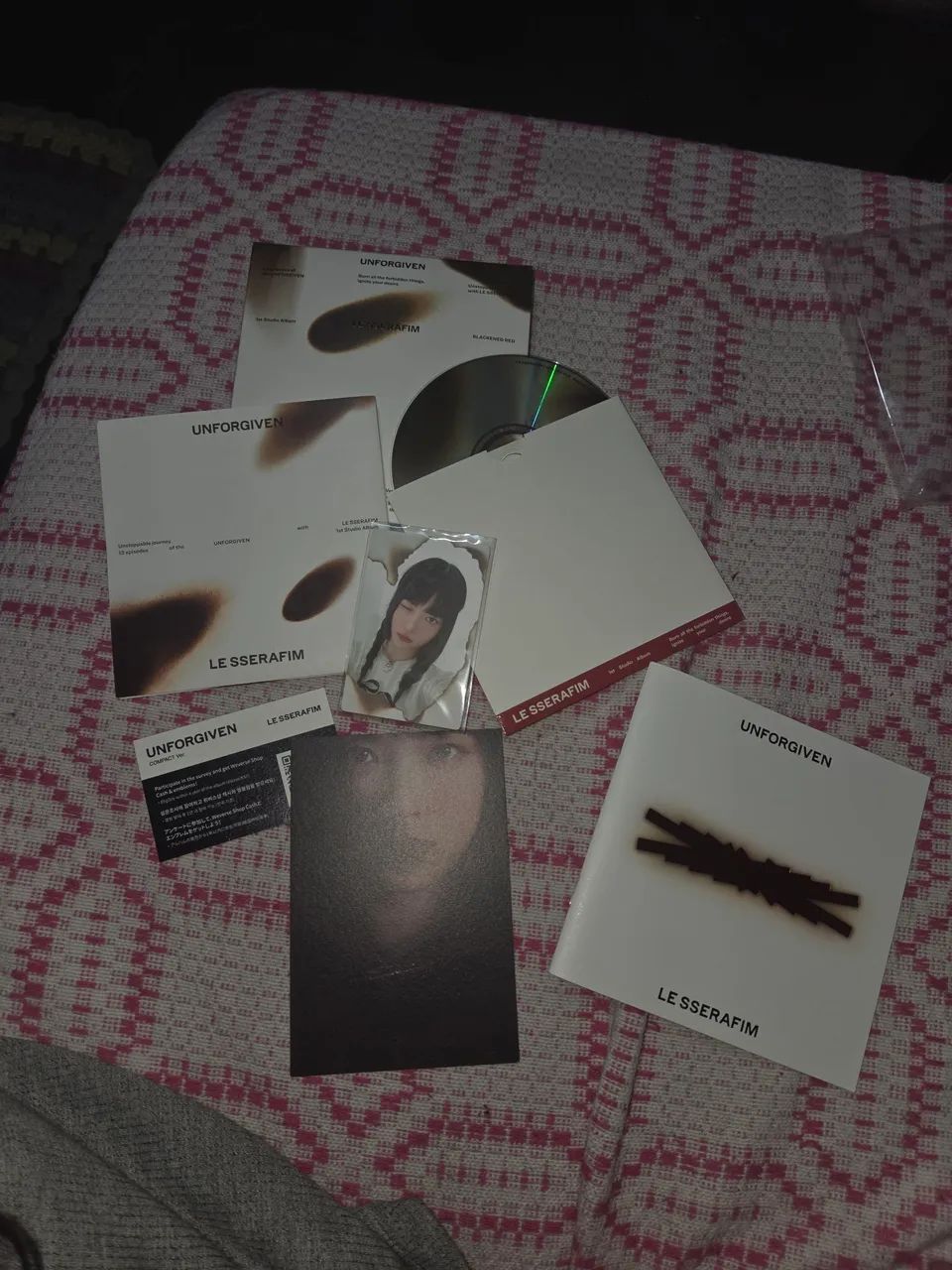Álbum lesserafim unforgiven, eunchae version completo