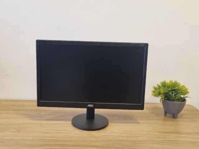 Monitor Philips 16" | HD | LCD LED | 60 Hz | VGA