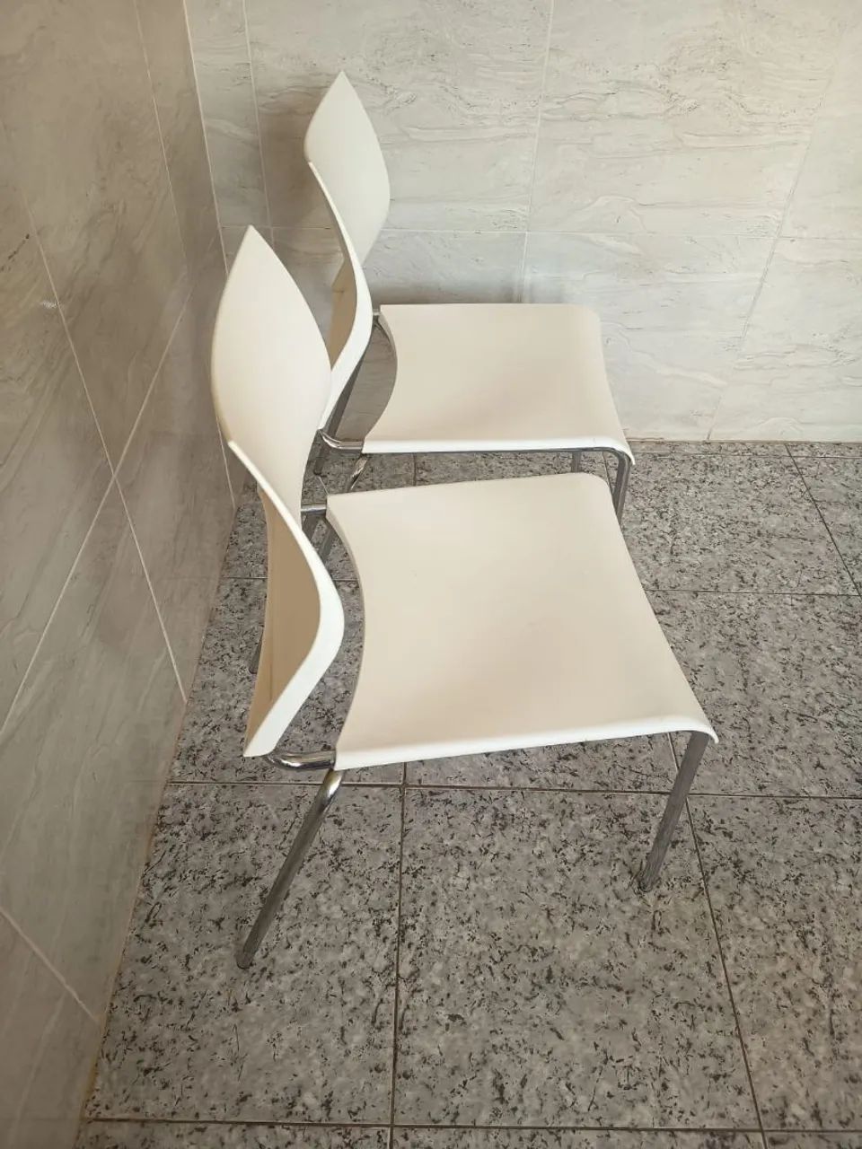 02 Cadeiras/ Modelo Carraro 357 - Foto 2