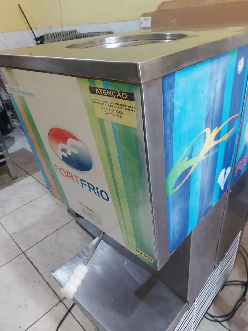 Máquina de sorvete FortFrio V16 praticamente zero - Foto 3