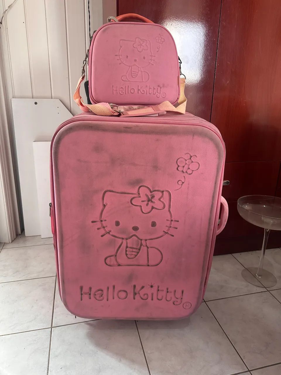 Mala grande Hello Kitty - R$ 150  Necessarie Hello kitty - R$ 80  