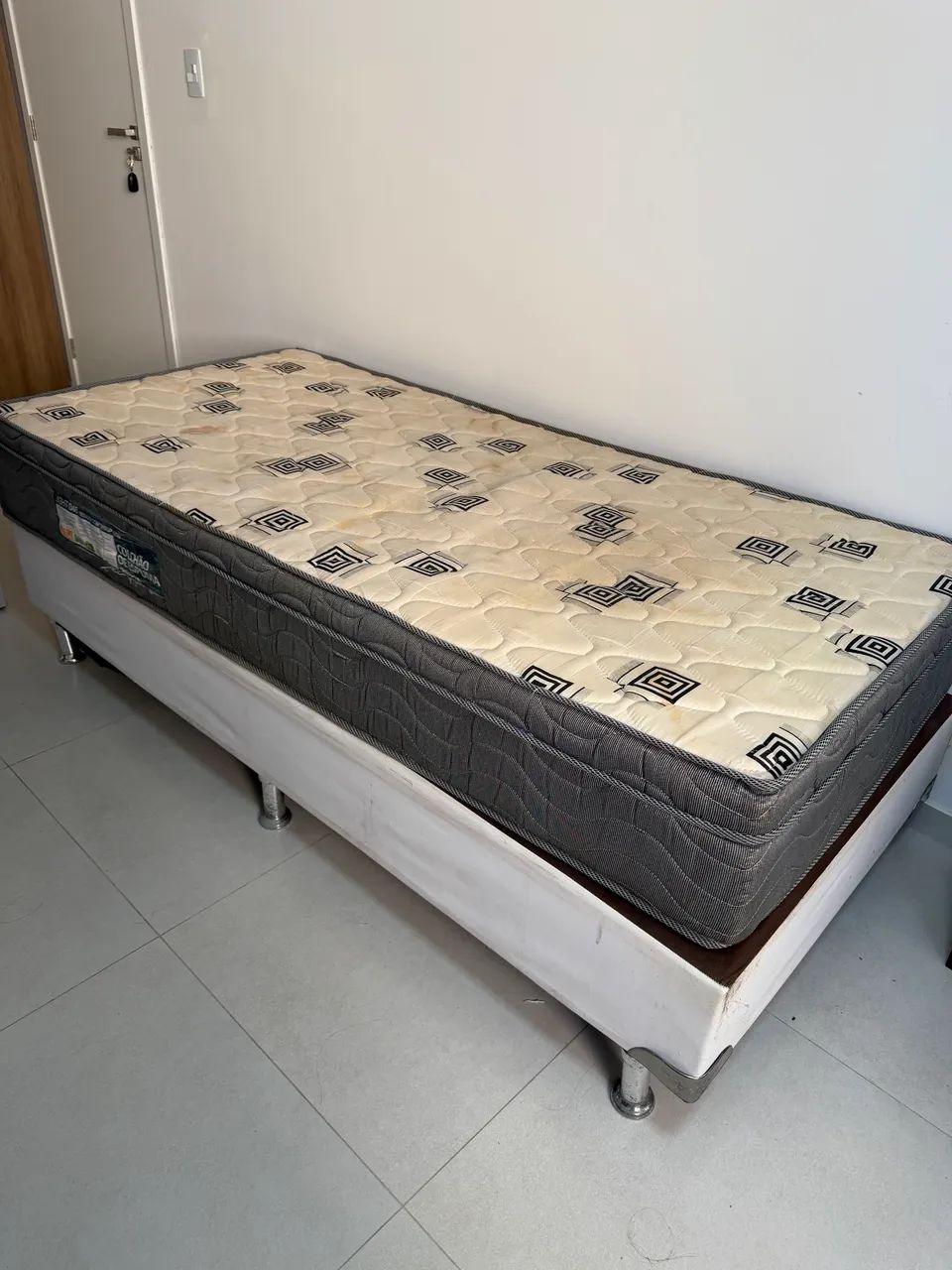VENDO CAMA DE SOLTEIRO 