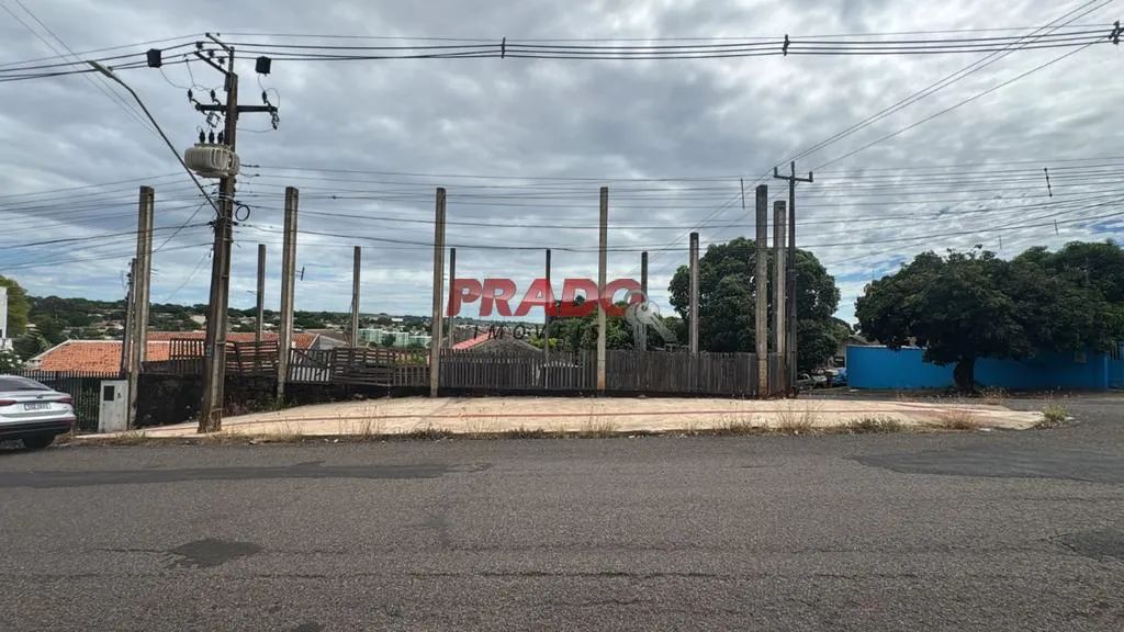 Terreno à venda em Maringá, Parque das Laranjeiras, com 300.97 m²