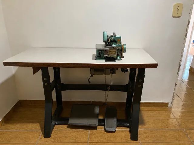Máquina Overloque Industrial GN1-6 Completa com Mesa e Motor - Funcionando - Foto 2
