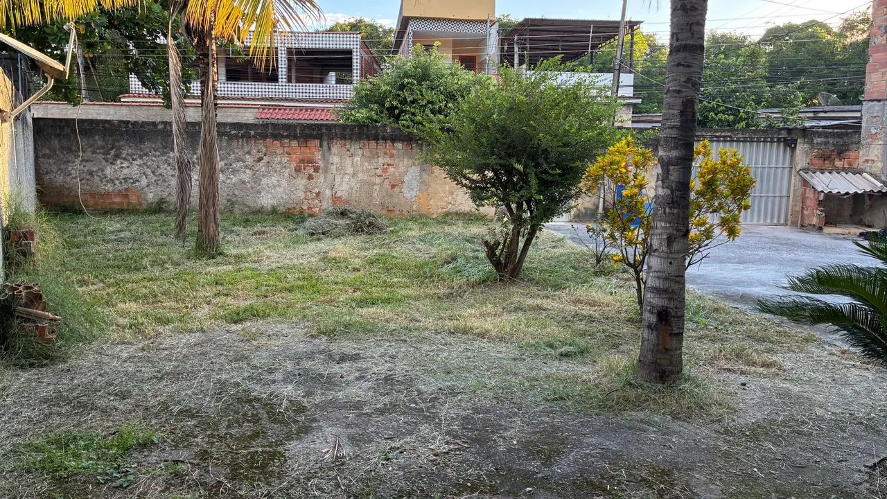VENDO 02 CASAS AMBAS COM VARANDA E GARAGEM E UM QUINTAL ENORME - Foto 5