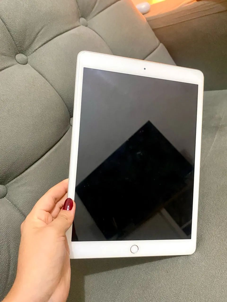 IPAD PRATA 8ª GERAÇÃO IOS 26.7.1 32GB - Foto 2