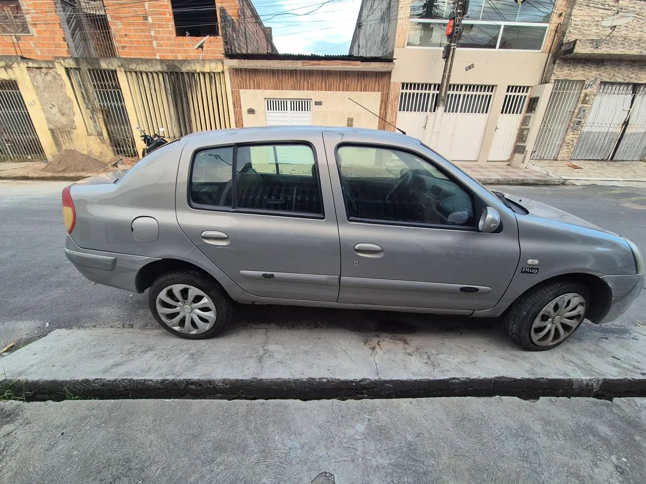 Renault Clio Sed. Expression Hi-flex 1.0 16V 4P 2008 - Foto 5