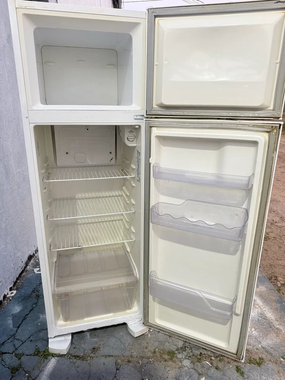 Geladeira Eletrolux semi nova top  - Foto 5