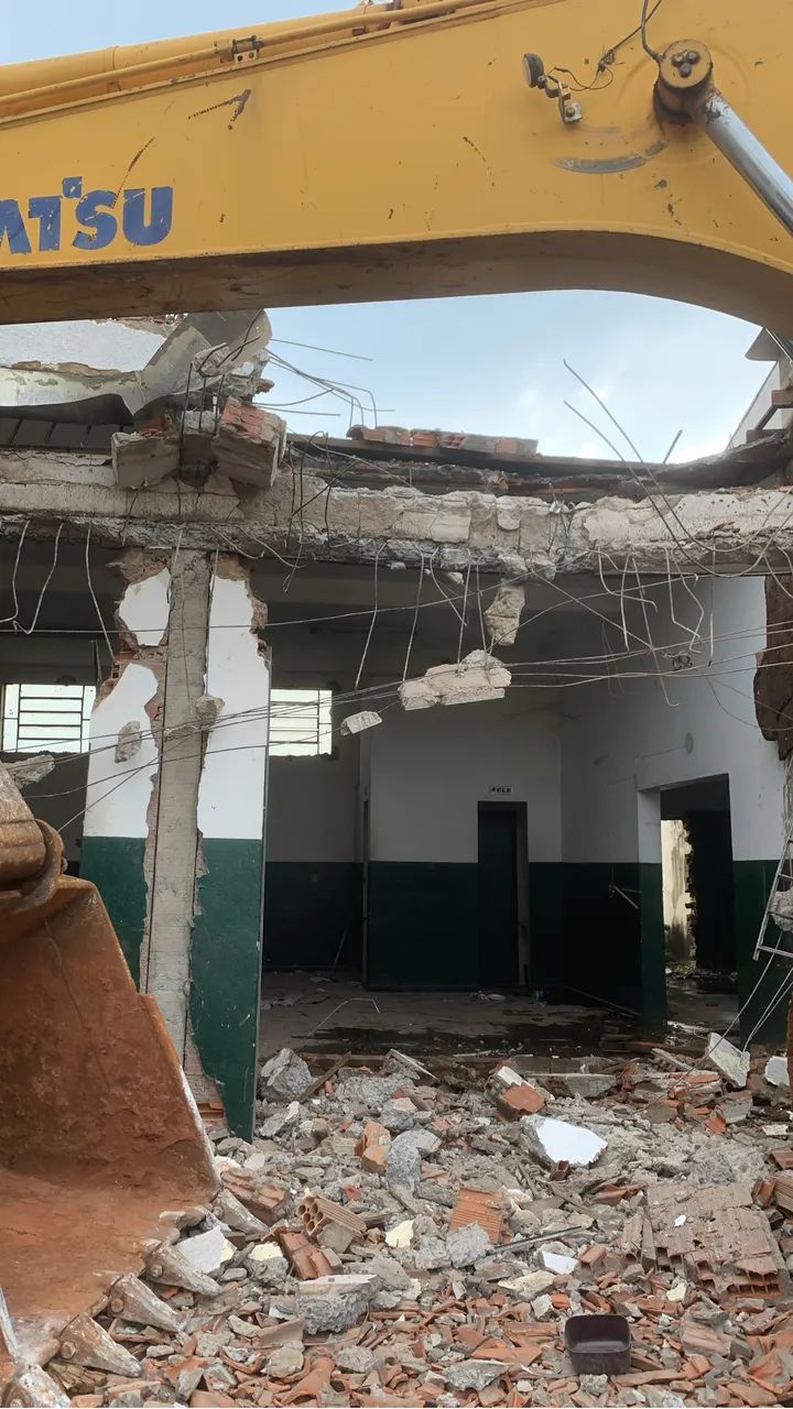 Demolição de edificações e desmontes de rochas