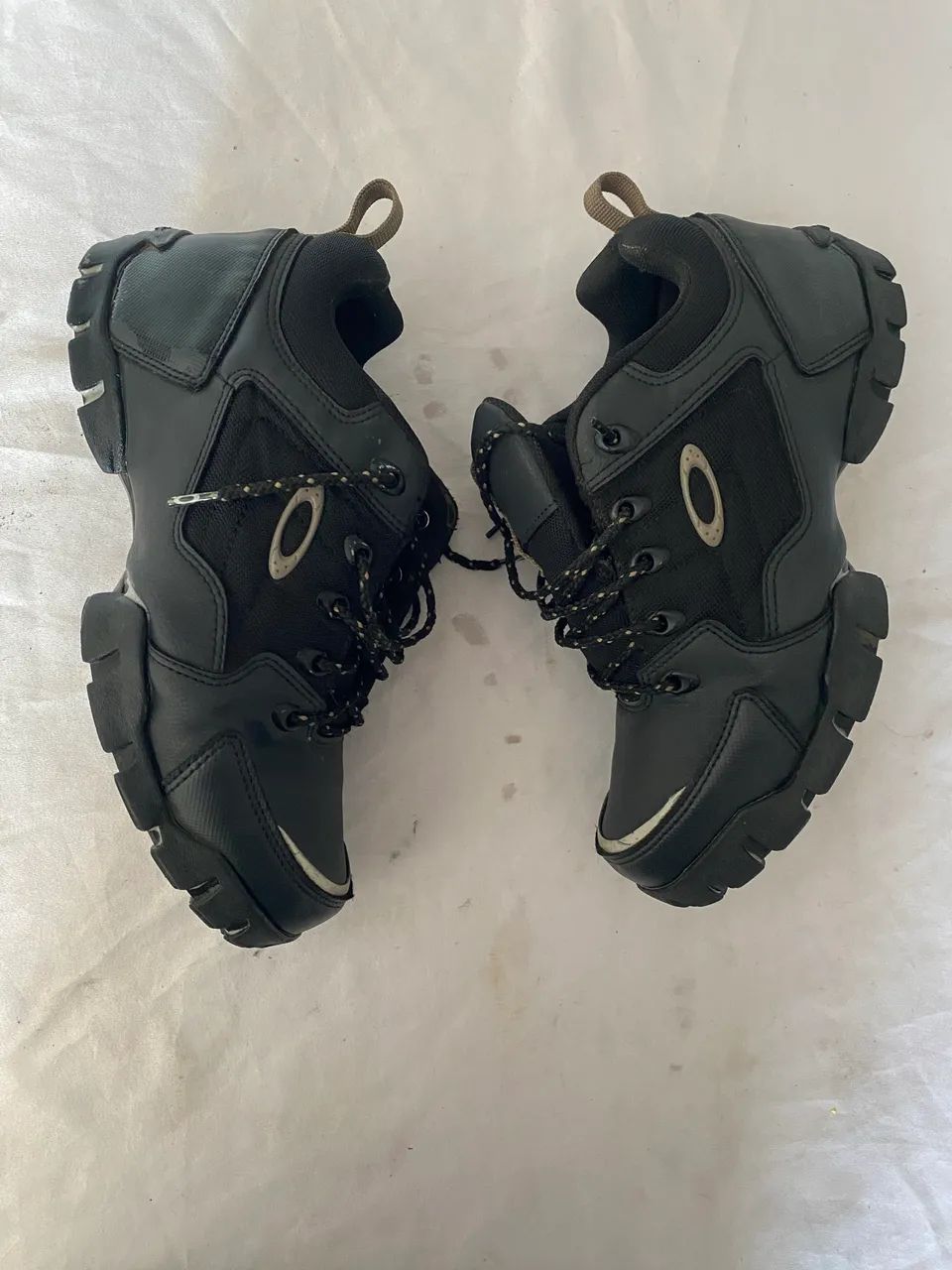 Bota Oakley 