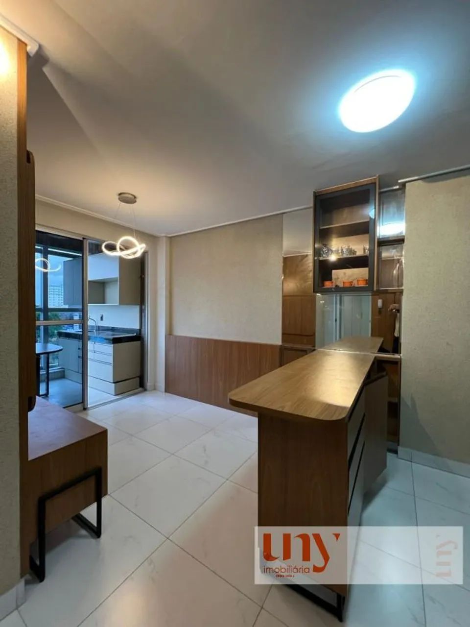 Apartamento todo projetado com 2 quartos no Brisamar. Possibilidade de venda porteira fec