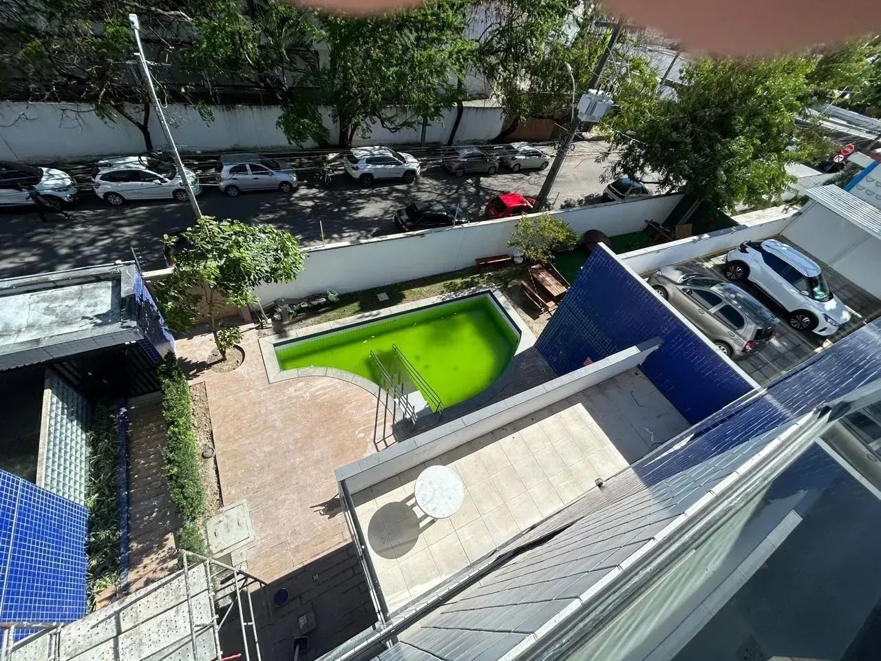 ALUGO APARTAMENTO SEMIMOBILIADO  NO PINA