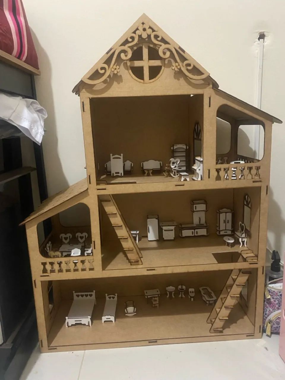 Casinha de boneca 80cm com móveis 
