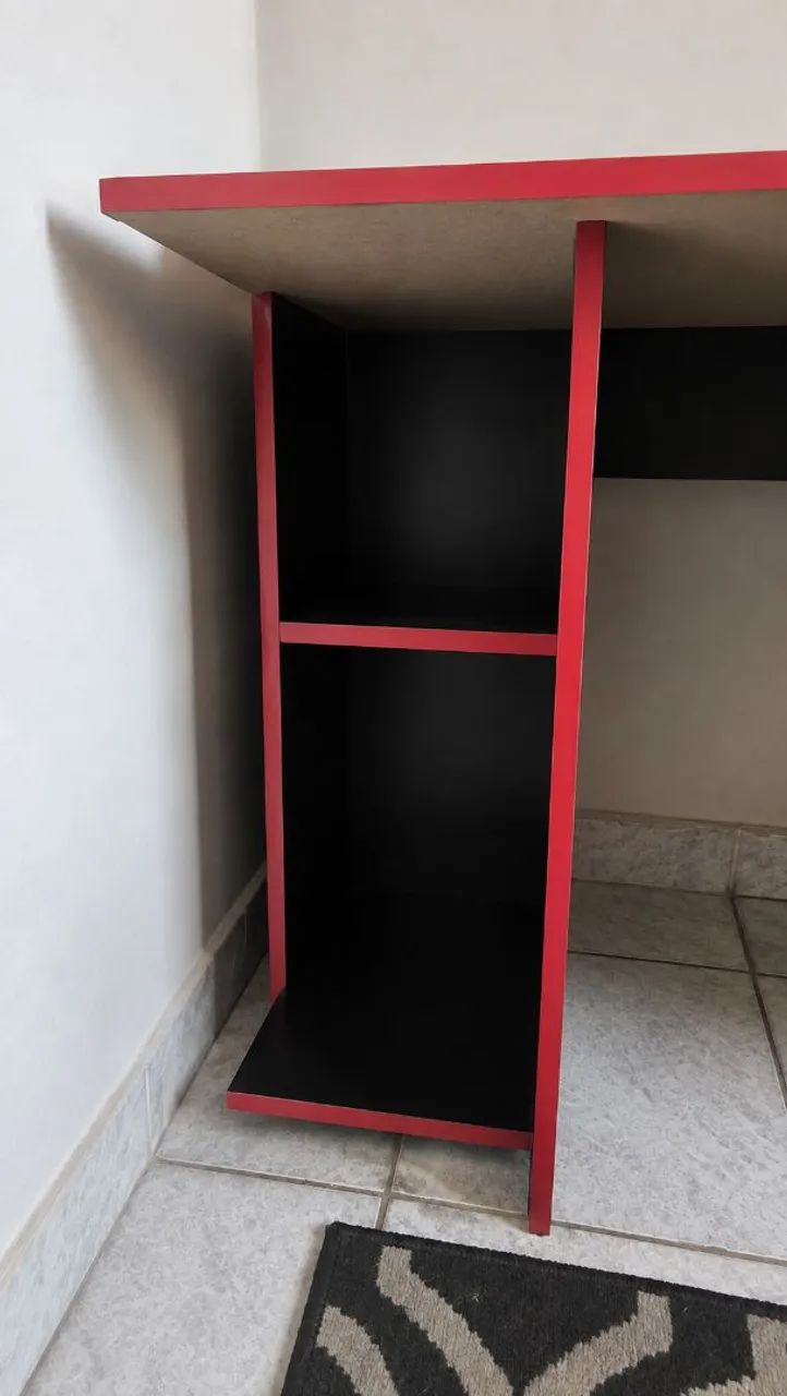 Mesa de Escritório / Computador em Ótimo Estado - R$ 200 - Foto 2