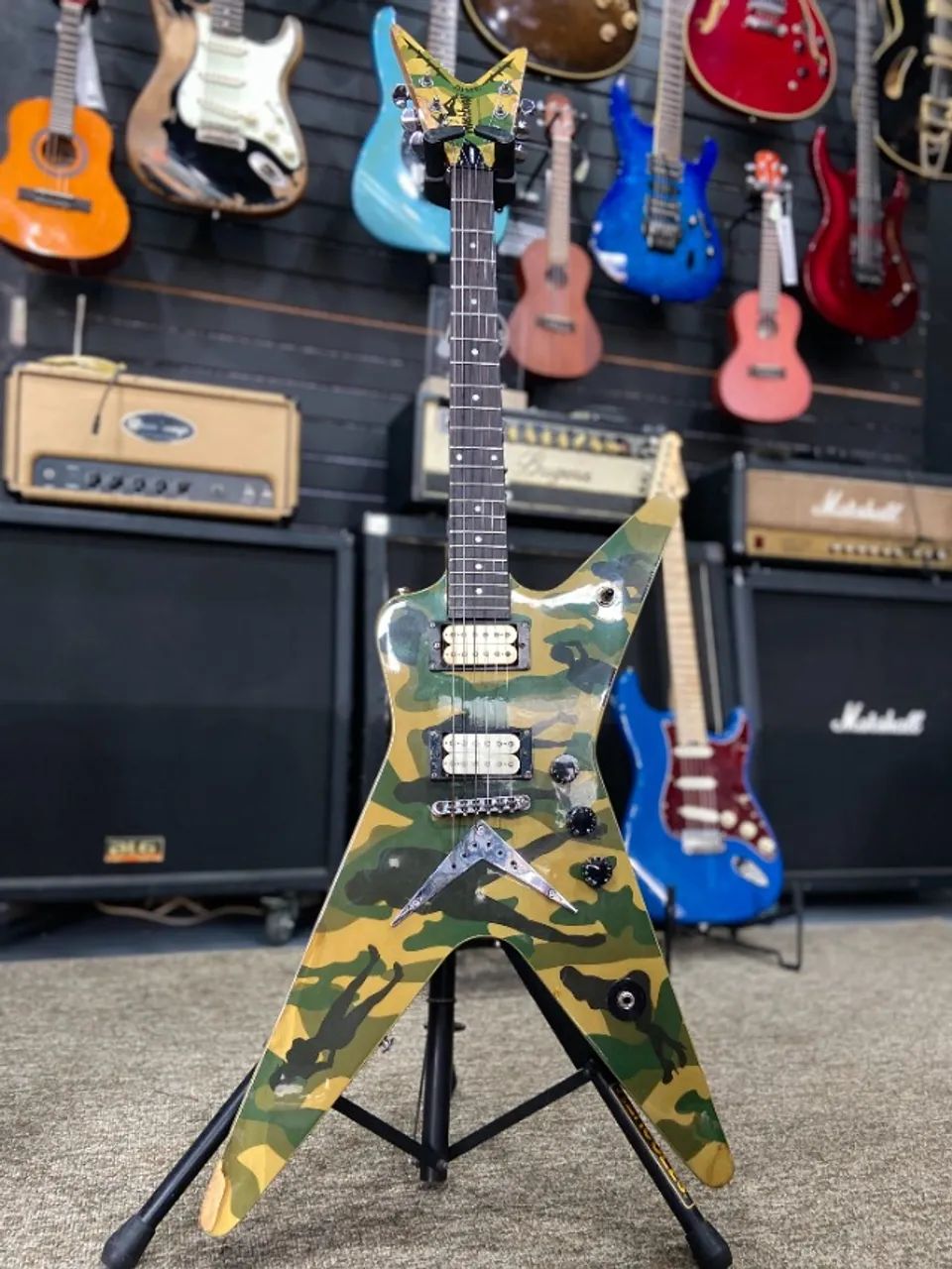 Guitarra Washburn Dimebag DIME-332E usada