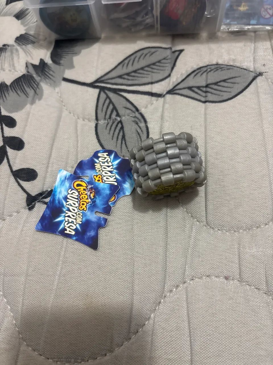 Coleção de Tazos, pingentes e figurinhas  - Foto 4