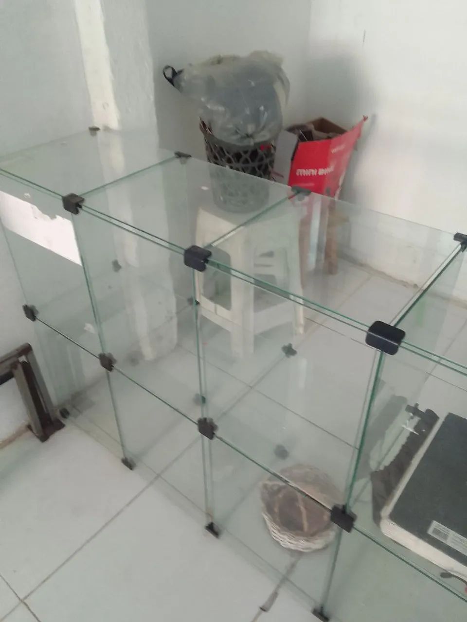 Vende-se balcão de vidro 