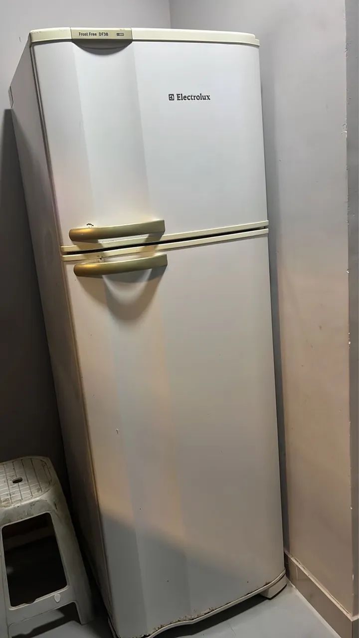 Vendo geladeira eletrolux - Foto 2