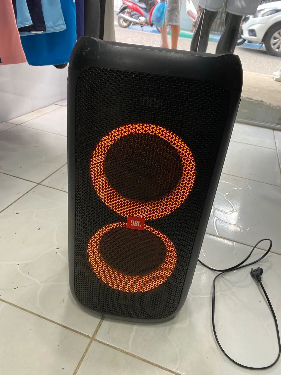 Caixa JBL original 1100 reais 
