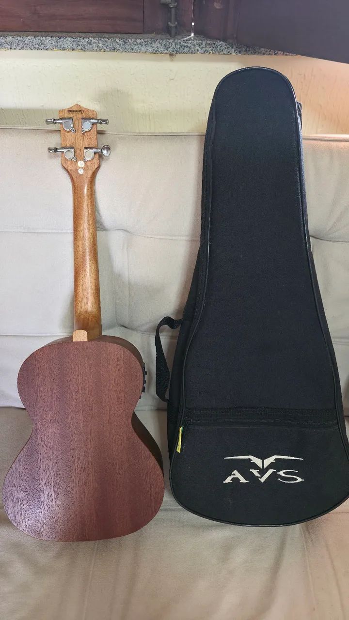 UKULELE TAGIMA 27K TENOR COM CAPA ALCOCHOADA E CAPTAÇÃO COM AFINADOR  - Foto 2