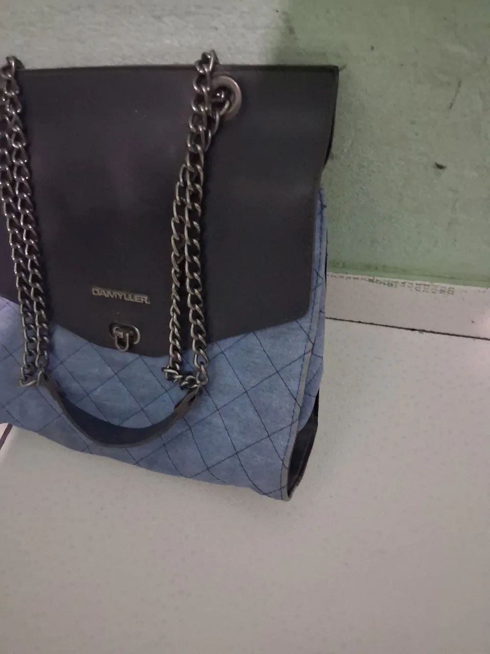 Bolsa Damyller Original Azul e Preta com Alça de Corrente - Foto 2