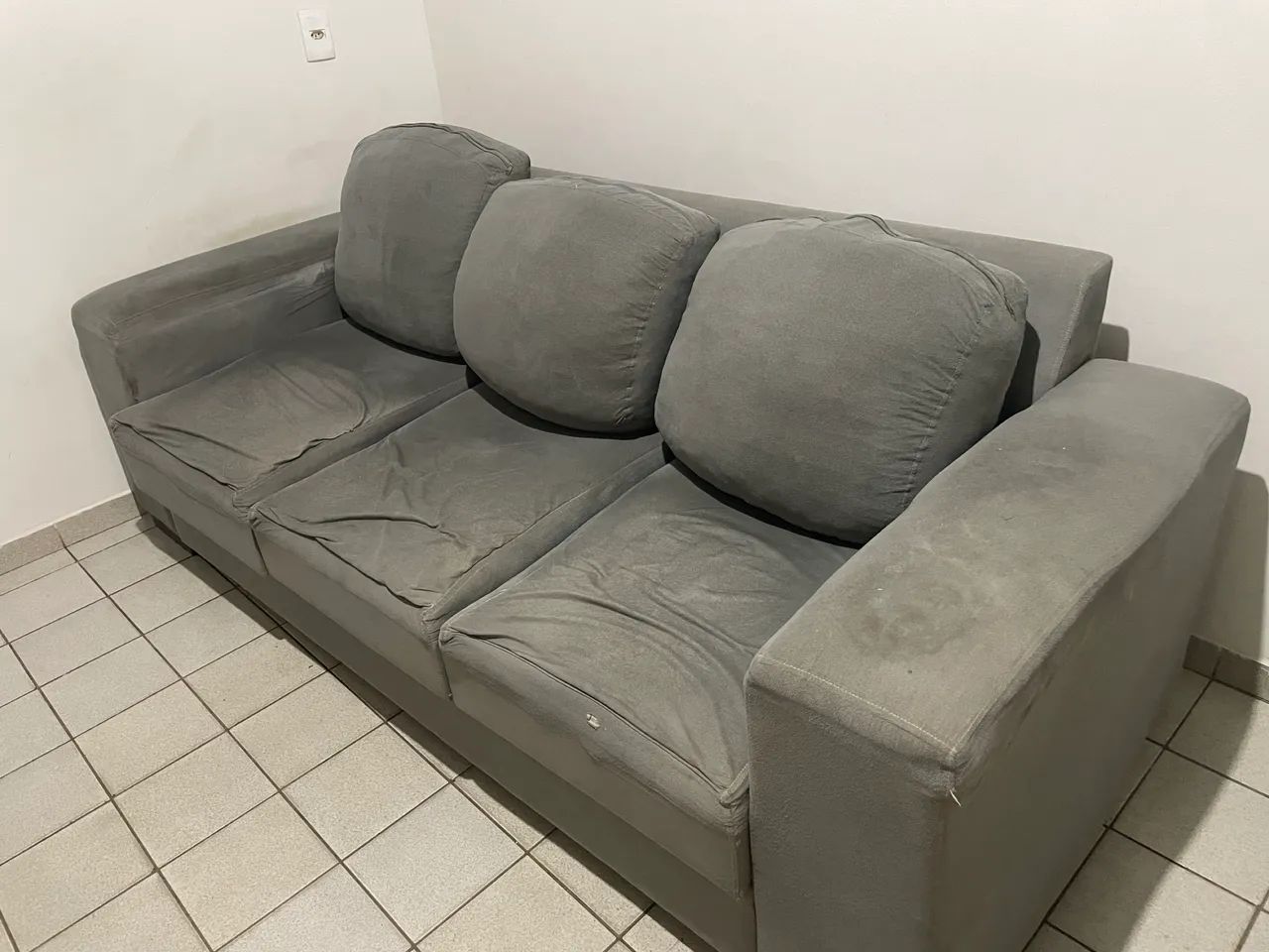 SOFÁ RETRÁTIL 3 LUGARES À VENDA
