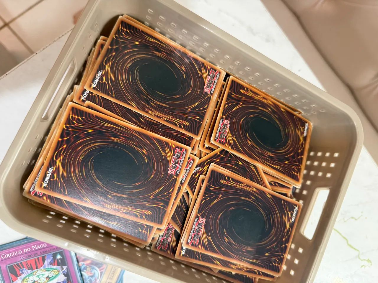 1850 cartas de ?Monstros de Duelo?