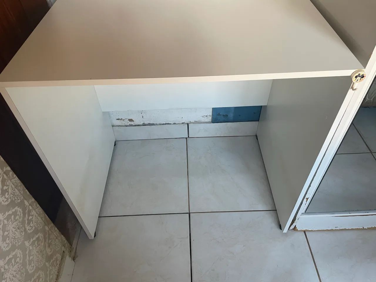 Vendo cadeira e mesa de escrivania