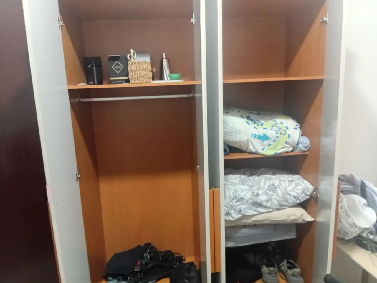 Guarda-roupas e mesinha de escritório  - Foto 3