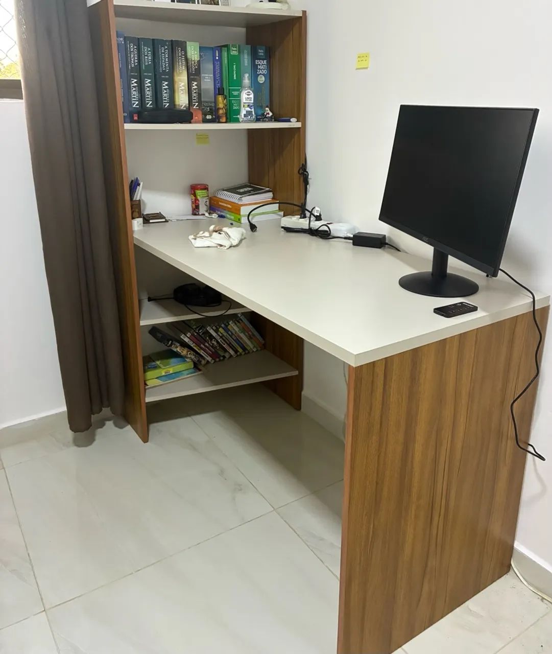 Mesa escrivaninha com estante - Foto 2